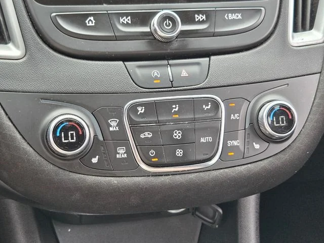 Used 2022 Silver Chevrolet LT image 28