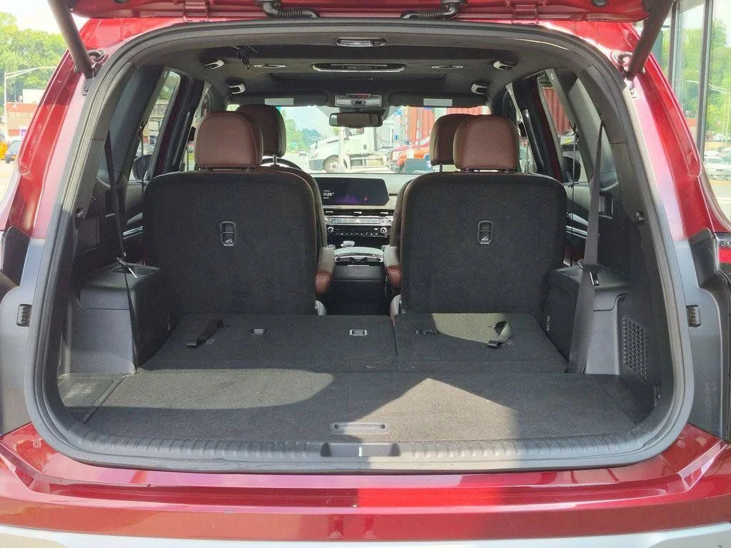 Used 2023 Red Kia EX image 8