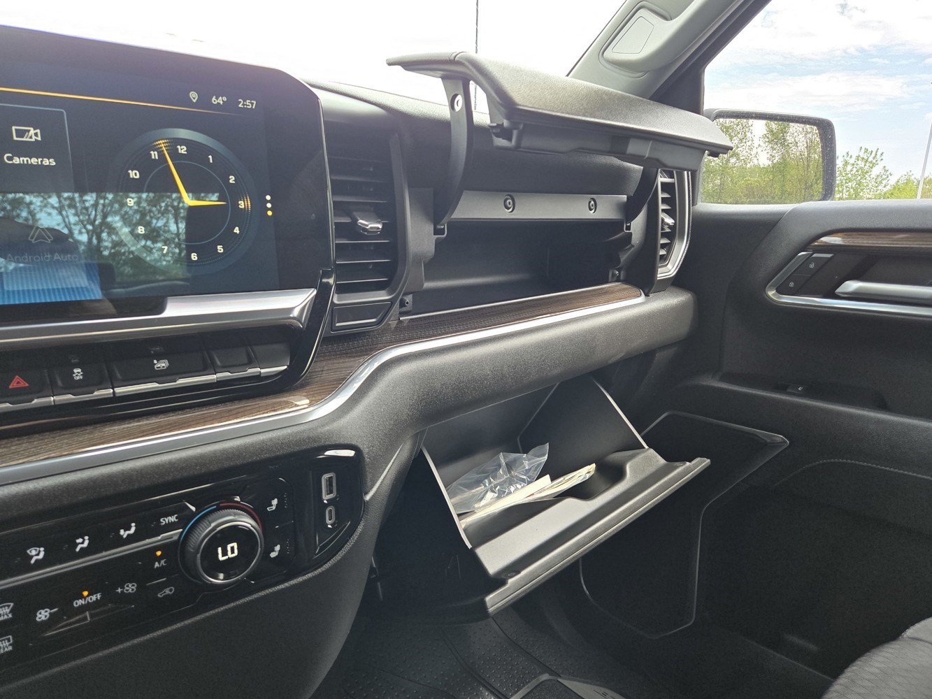 2023 Chevrolet Silverado 1500 LT - Photo 11