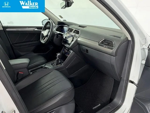 Used 2022 Black Volkswagen 2.0T SE image 38