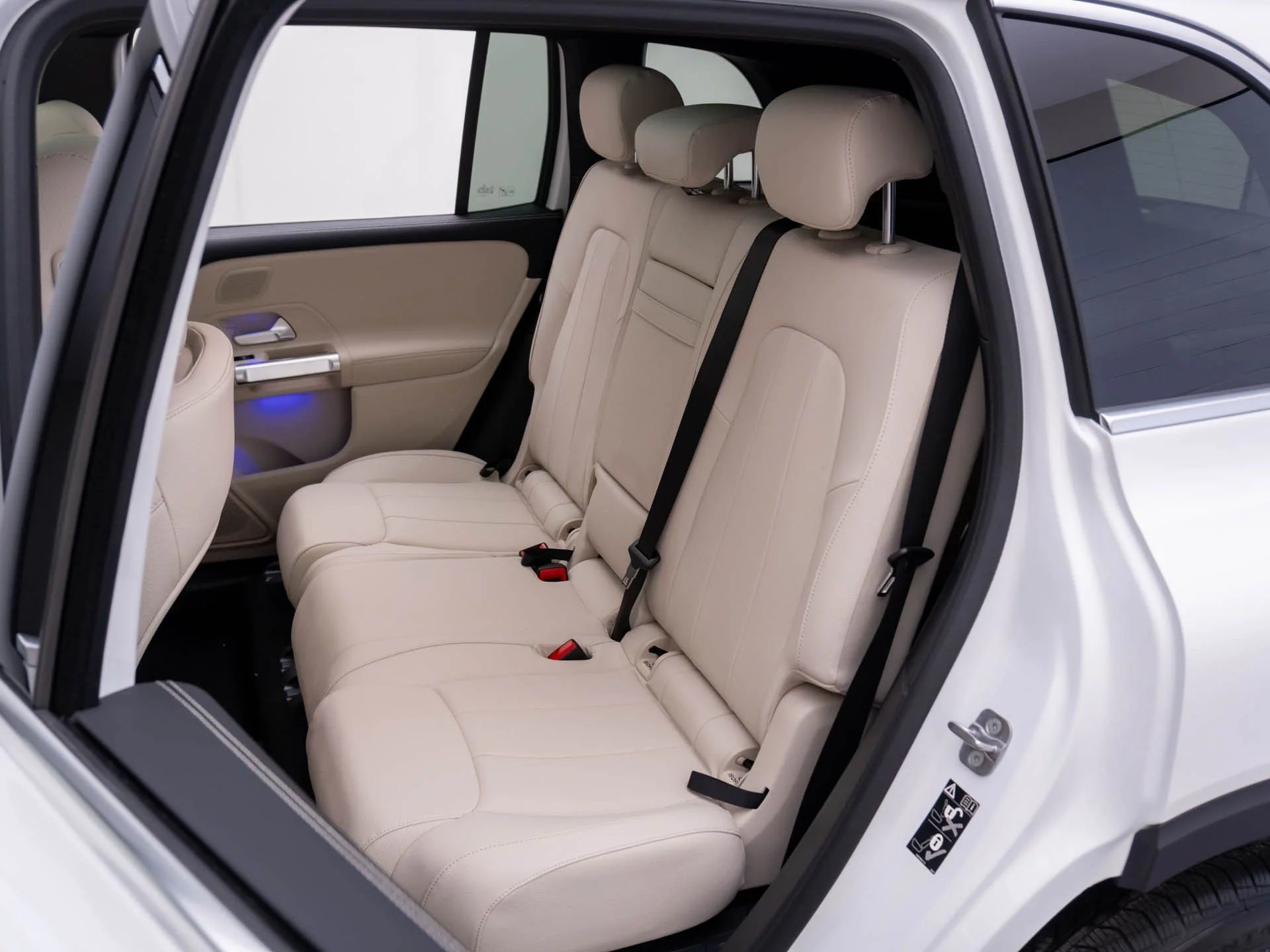 New 2026 White Mercedes-Benz GLB 250 image 19