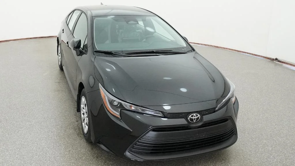 New 2026 Midnight Black Metallic Toyota LE image 3