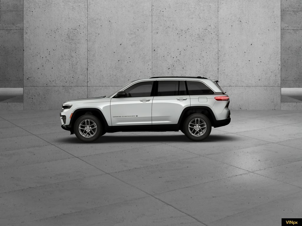 New 2026 Silver Zynith Exterior Paint Jeep Laredo image 2