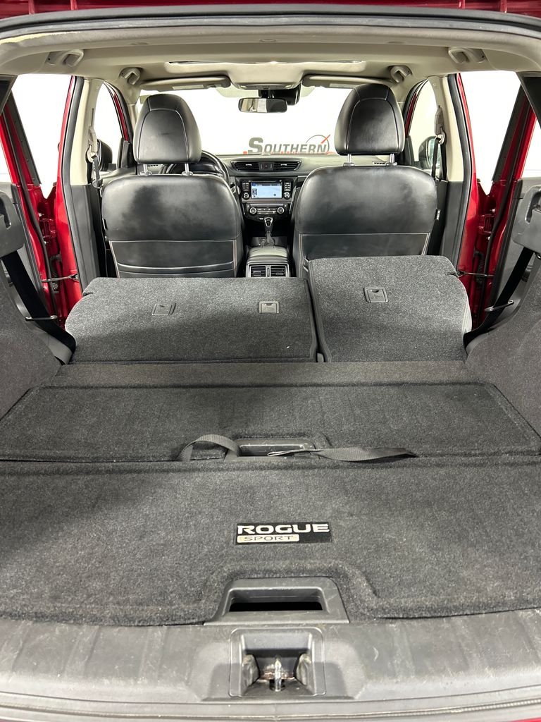 Used 2018 Red Nissan SL image 21