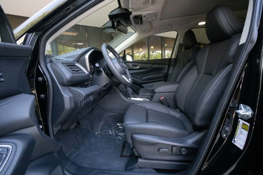 New 2026 CRYSTAL BLACK SILICA Subaru Limited 7-Passenger image 8