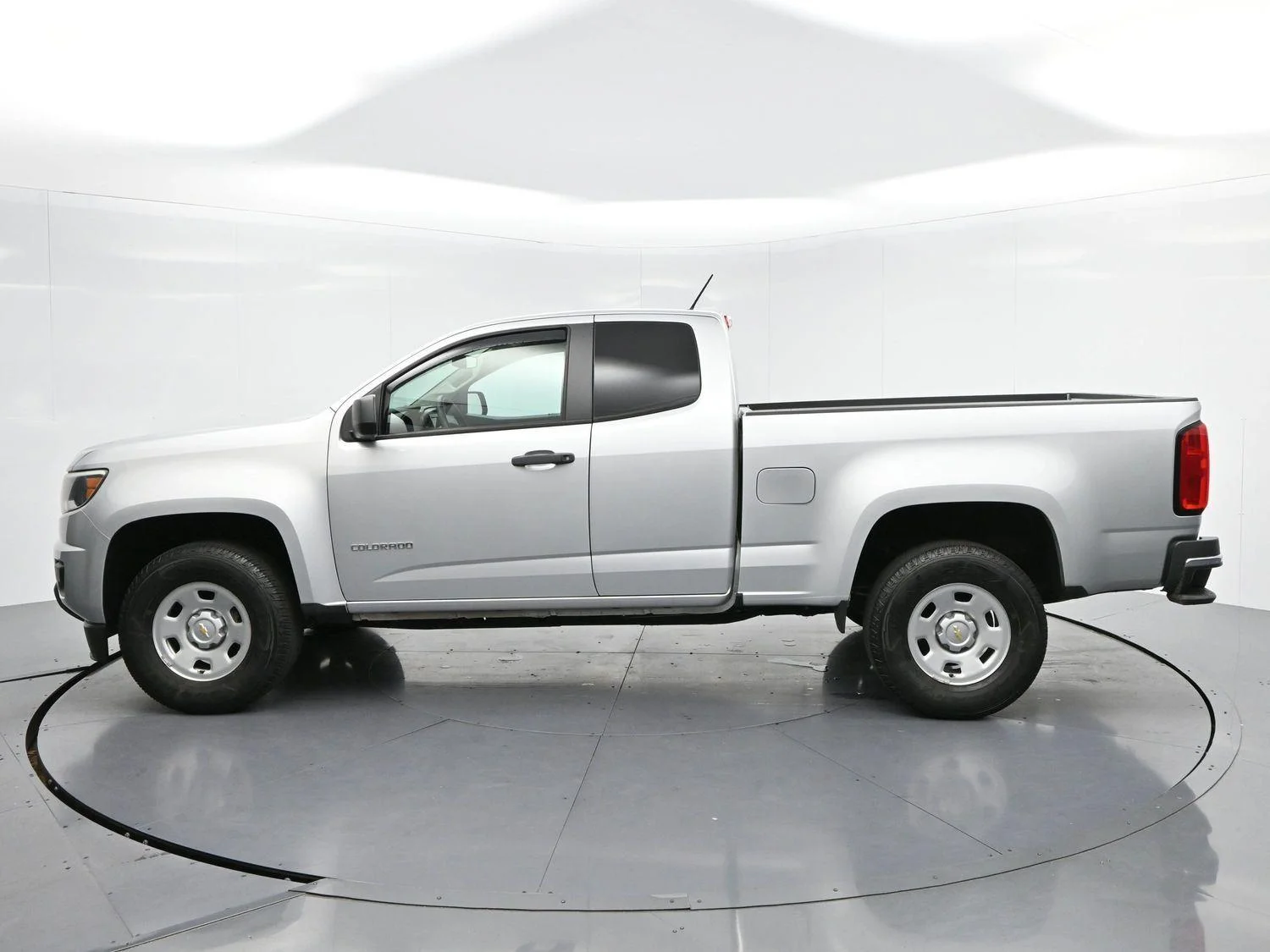 Used 2019 SILVER ICE METALLIC Chevrolet 2WD Work Truck image 4