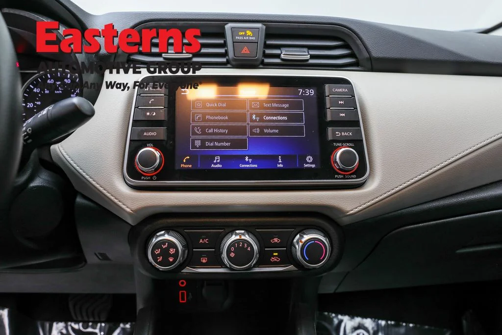 Used 2021 Black Nissan 1.6 SV image 12