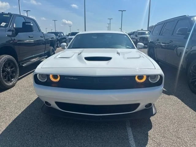 Used 2019 White Knuckle Clearcoat Dodge R/T Scat Pack image 2