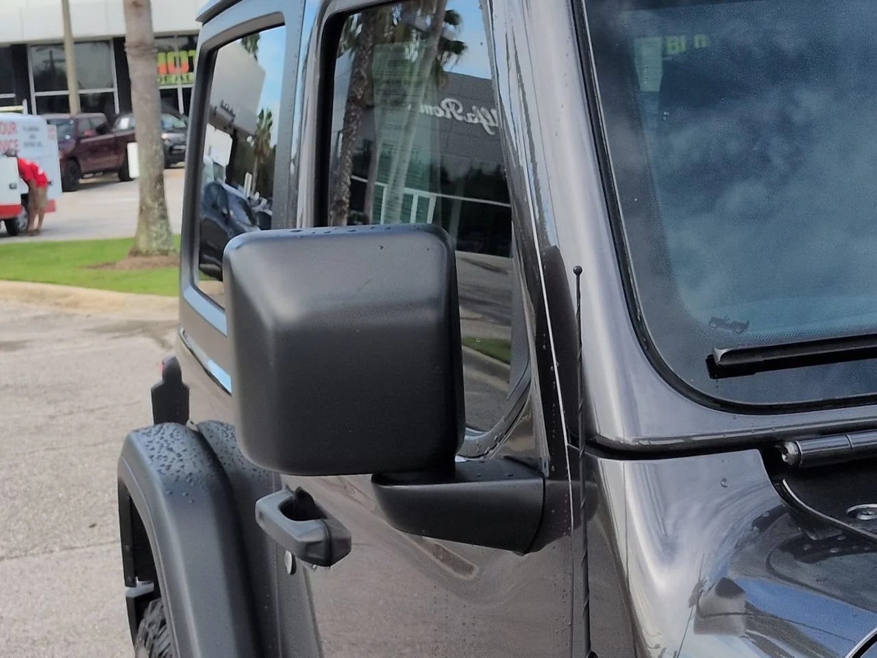 Used 2019 Crystal Metallic Jeep Rubicon image 11
