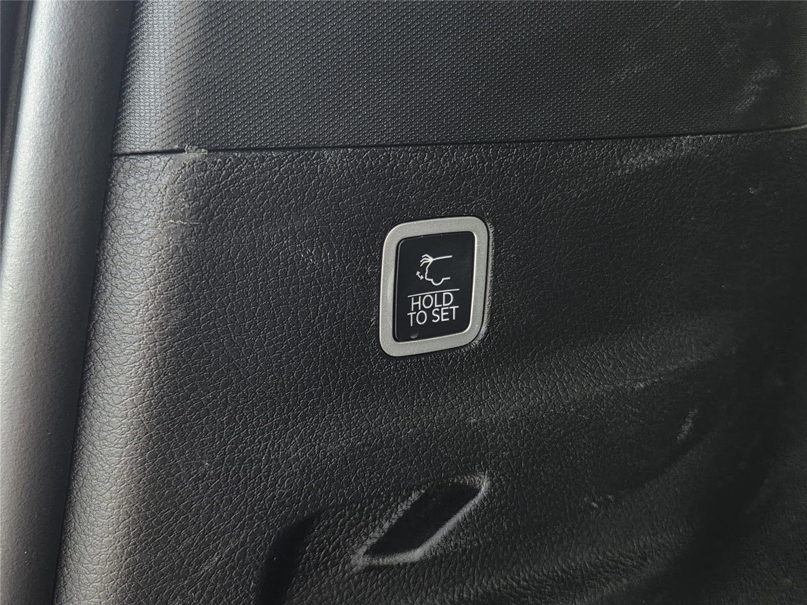 Used 2024 Diamond Black Crystal Pearlcoat Jeep Series III image 28