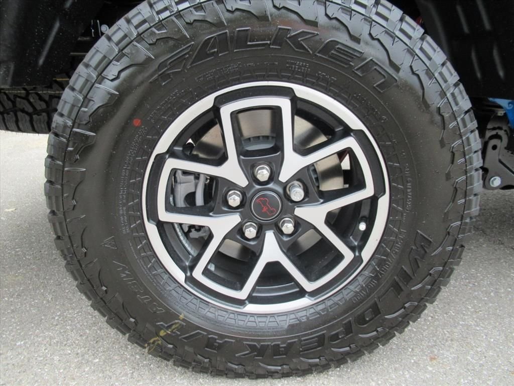 New 2026 Hydro Blue Pearl-Coat Exterior Paint Jeep Rubicon X image 8