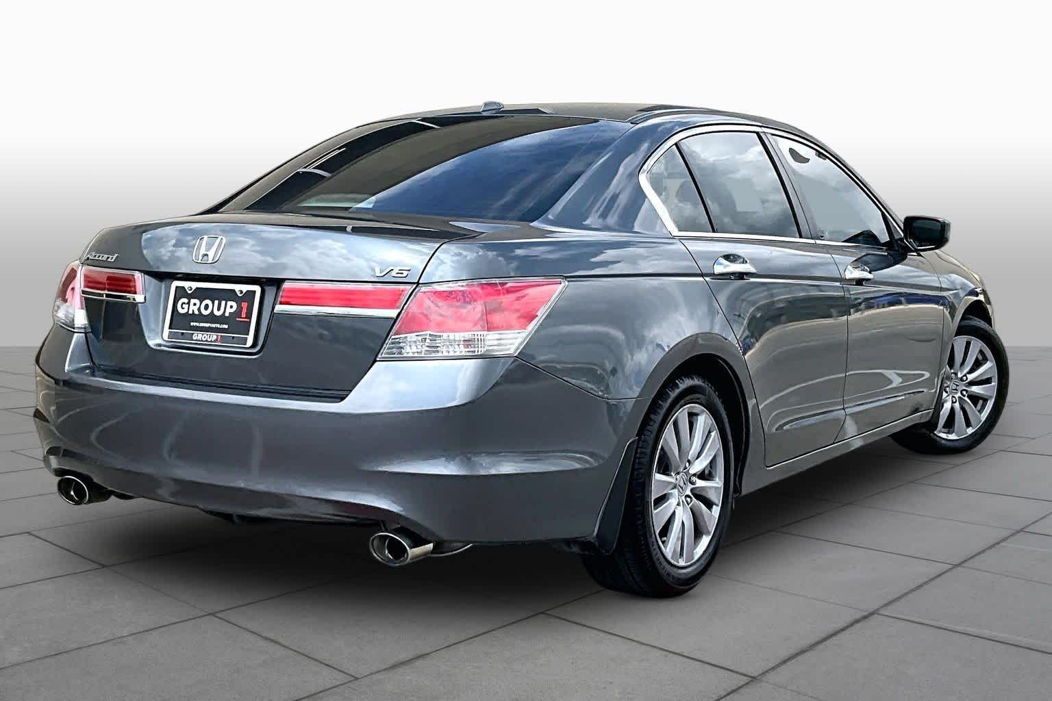 Used 2012 Alabaster Silver Metallic Honda EX-L image 11