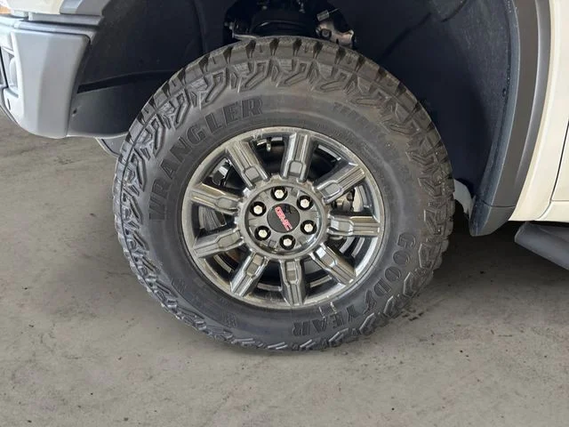 New 2026 White GMC AT4X image 15
