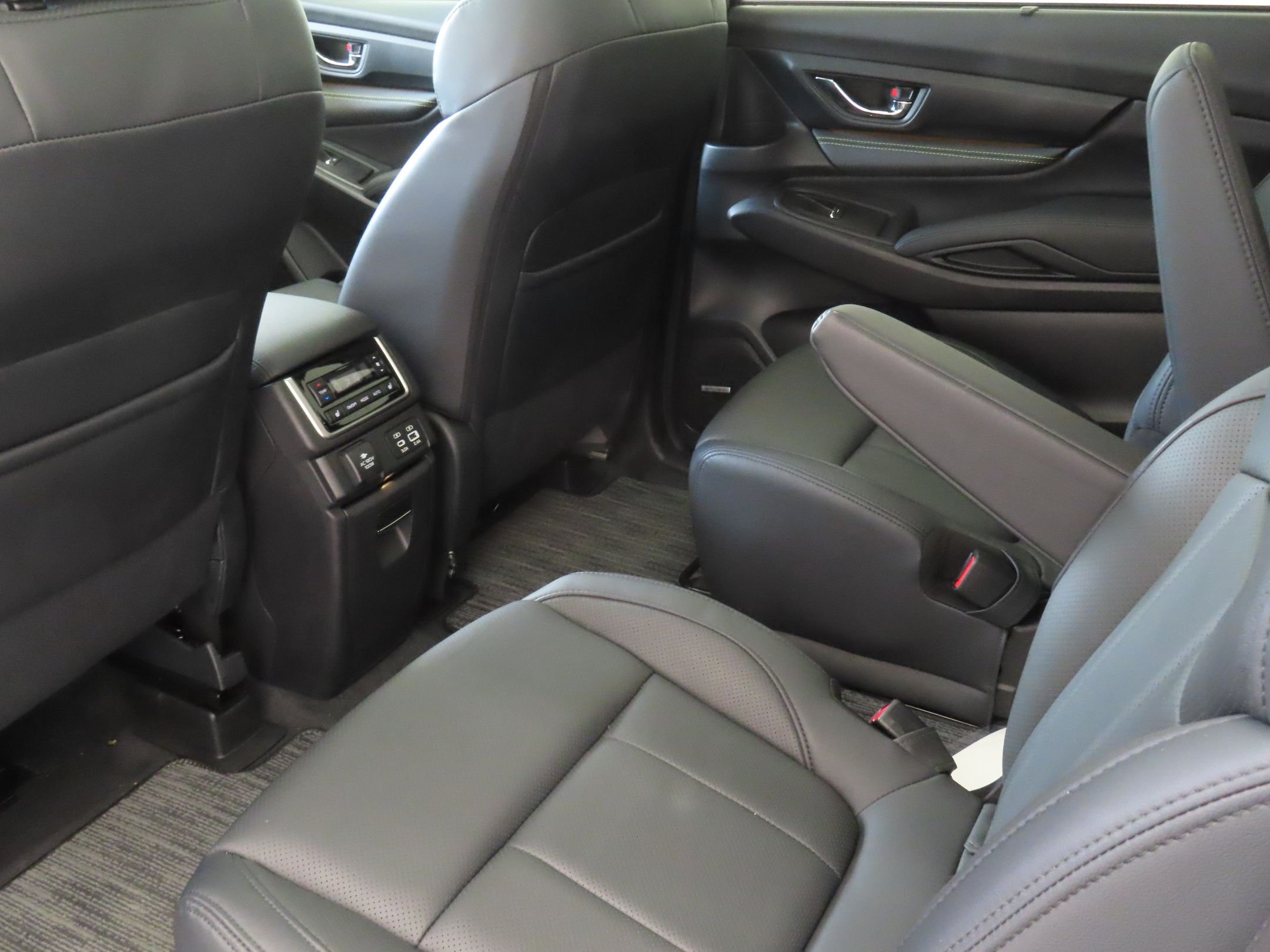 Used 2025 White Subaru Onyx Edition Touring image 23