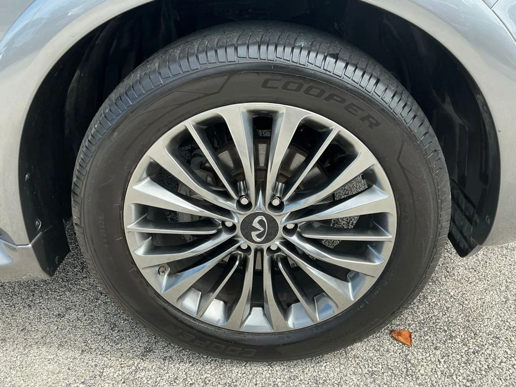 Used 2019 Gray INFINITI LUXE image 19