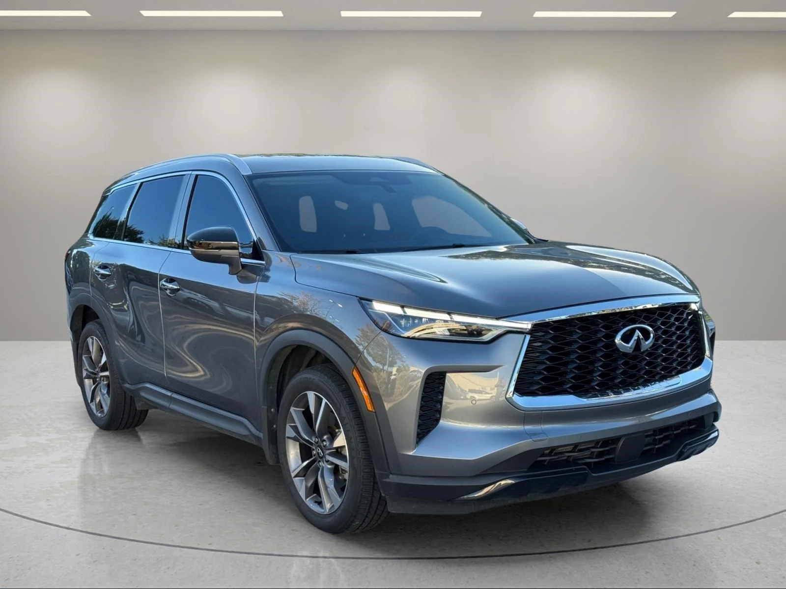 Used 2025 Graphite Shadow INFINITI LUXE image 7