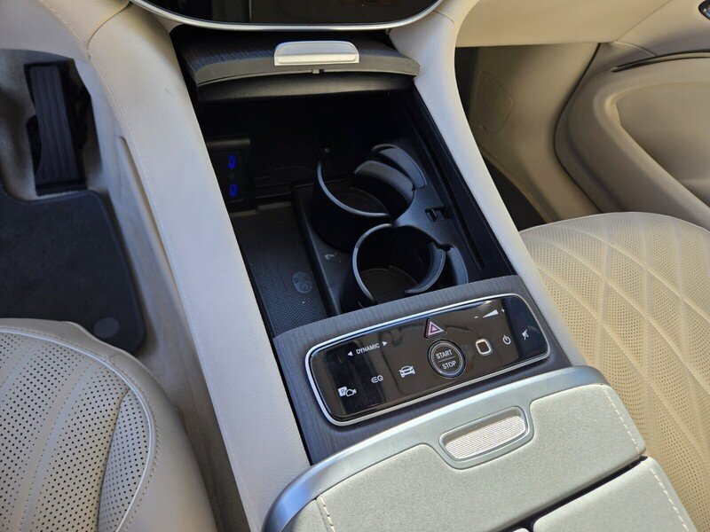 Used 2025  Mercedes-Benz 580 image 23