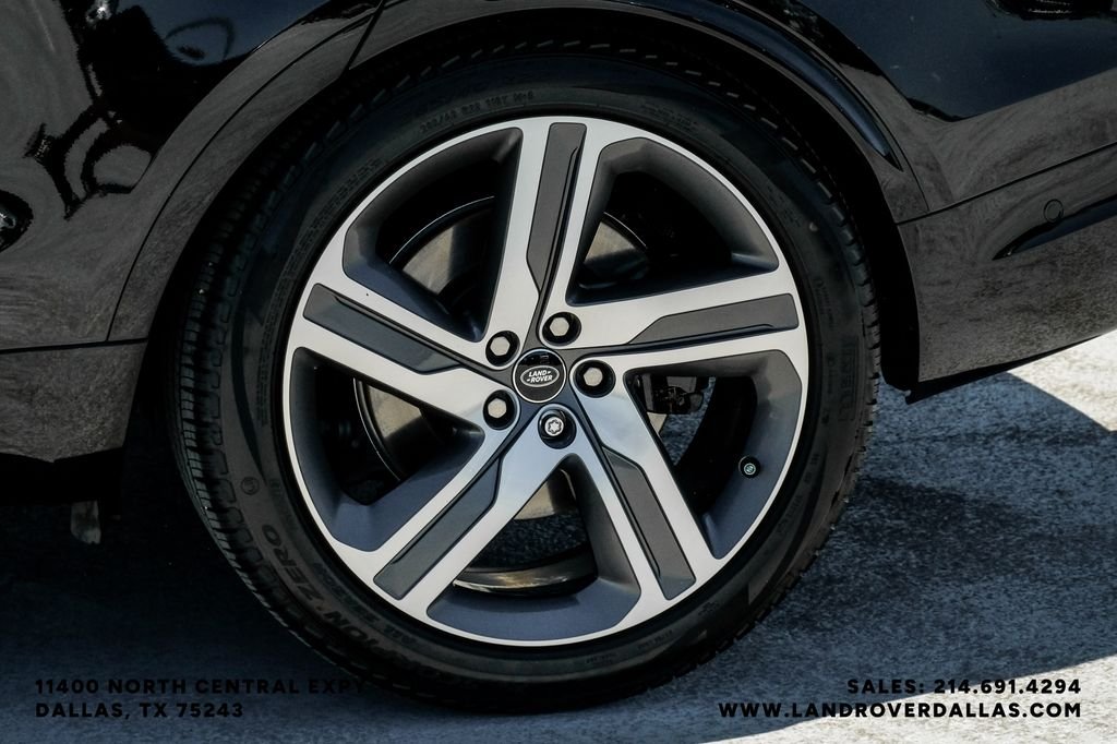 Certified Used 2025 Black Land Rover Metropolitan Edition image 65