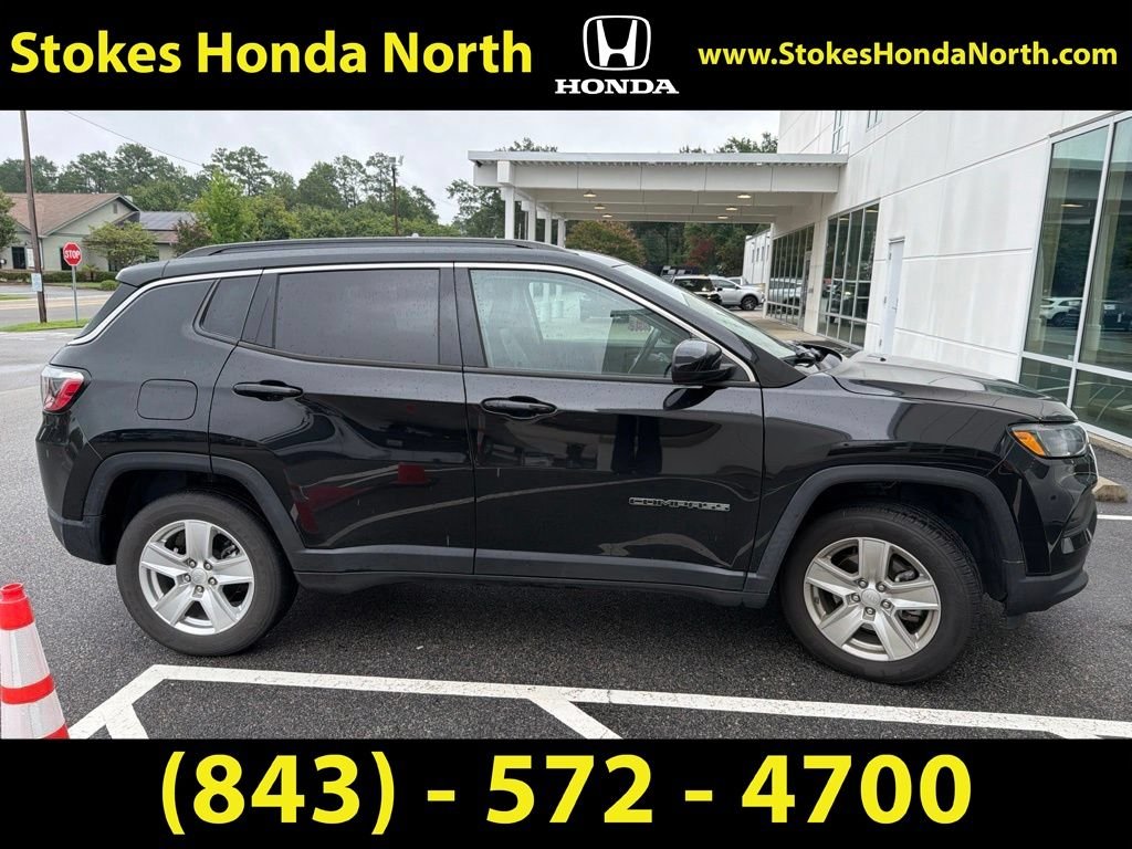 Used 2022 Black Jeep Latitude image 3