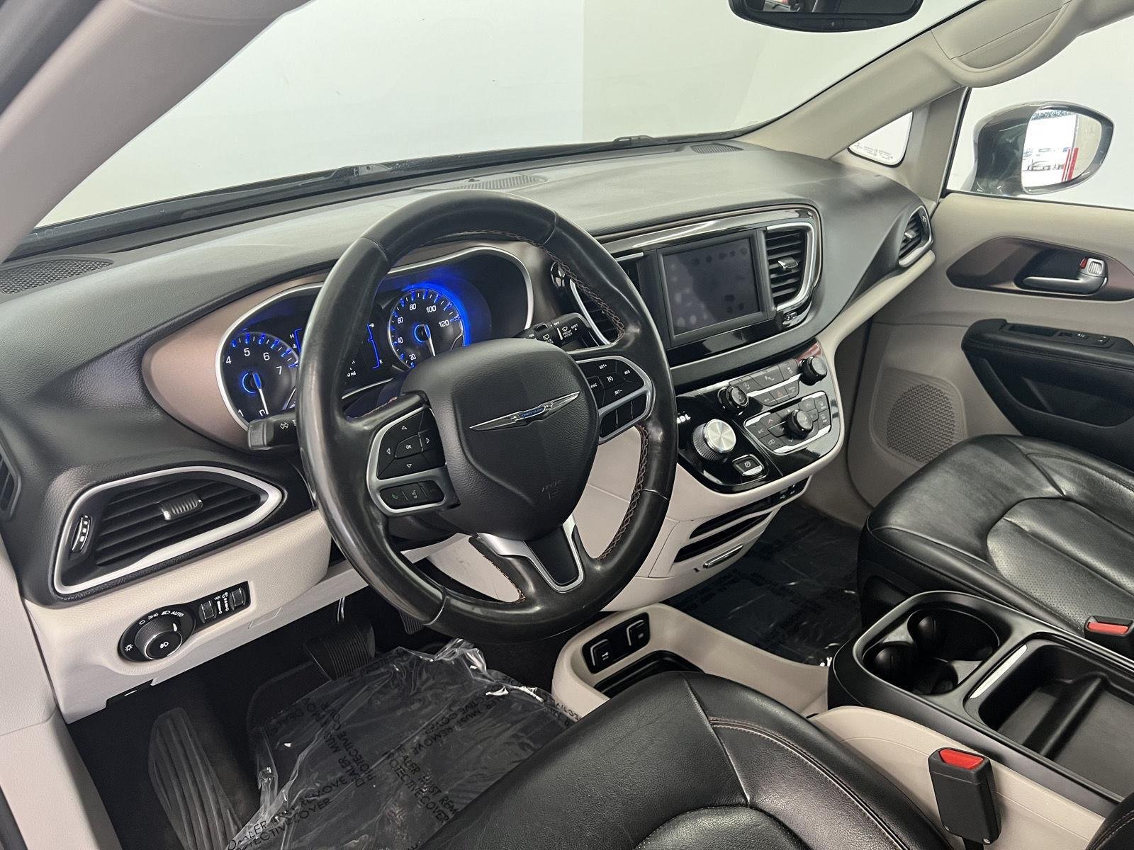 2019 Chrysler Pacifica Touring L - Photo 14