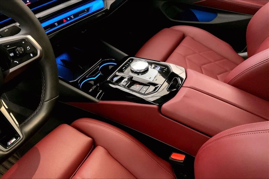 Used 2025 Brooklyn Grey Metallic BMW  image 22