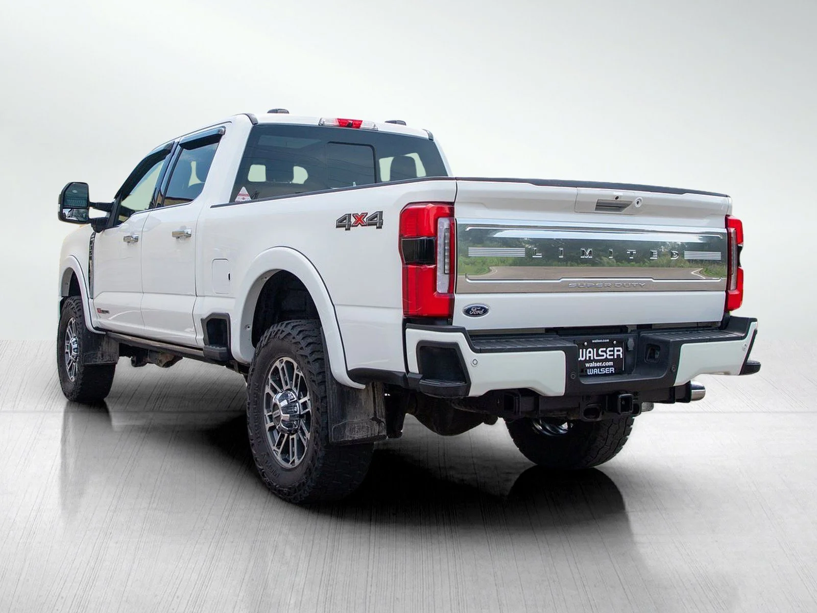 Used 2023 White Ford XL image 3
