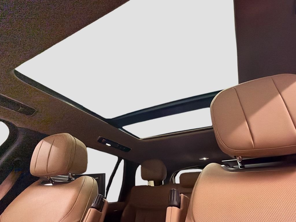 Used 2023  Land Rover Autobiography image 23