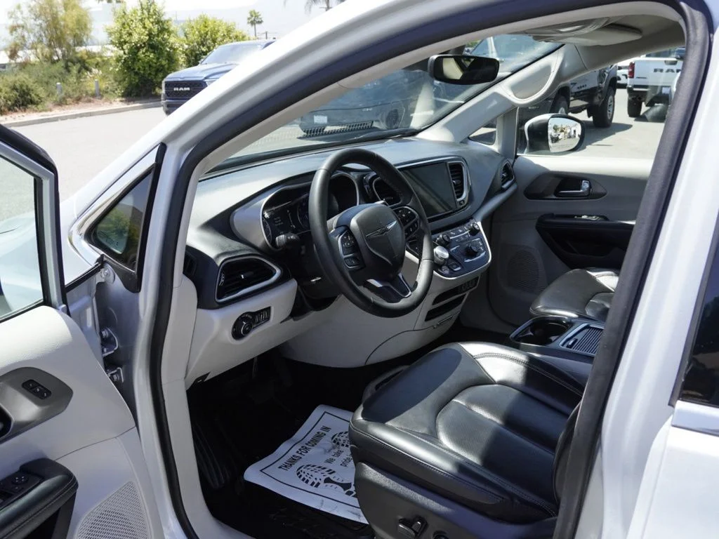 2023 Chrysler Pacifica Touring L - Photo 19