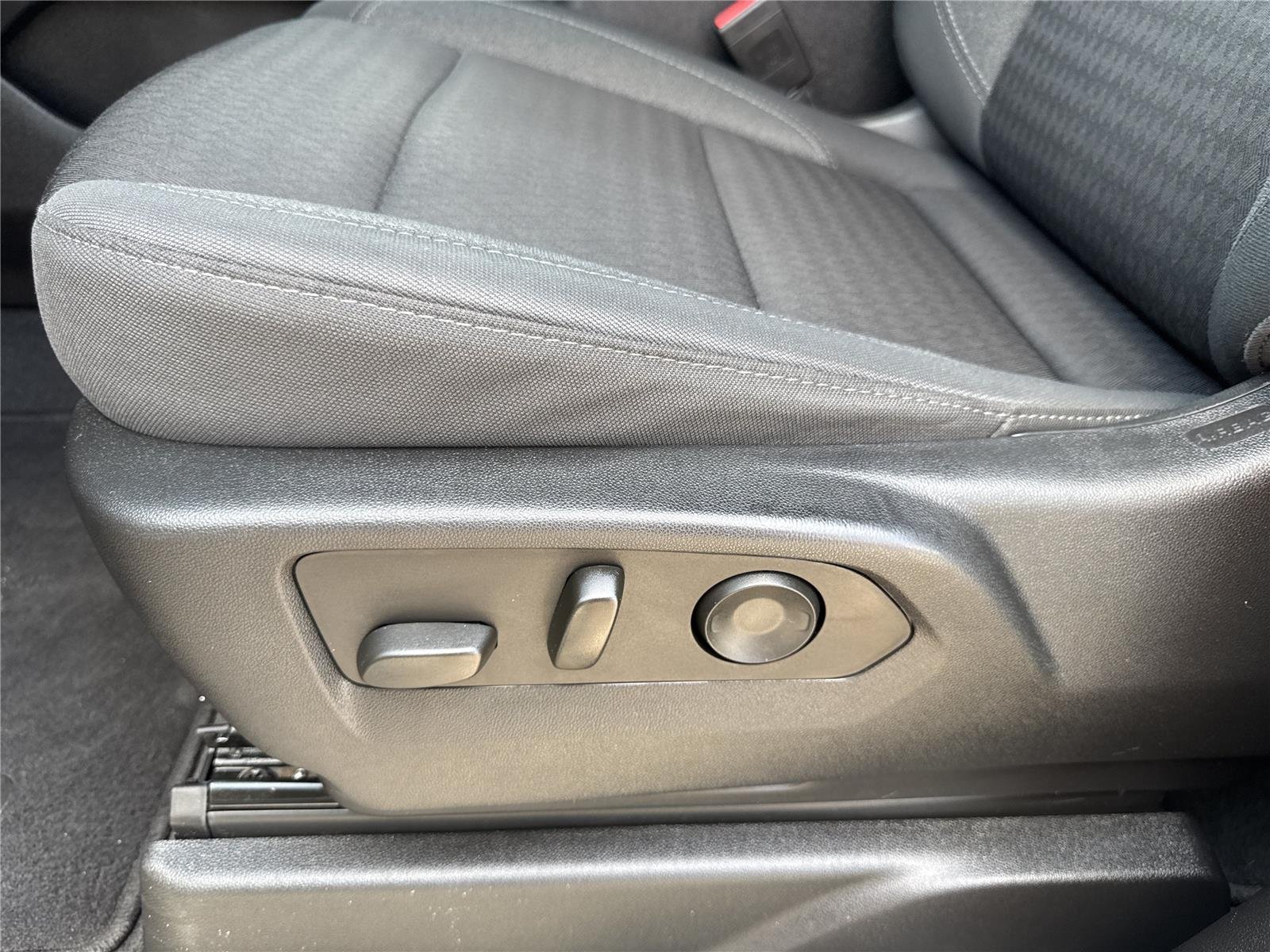 Used 2023 Auburn Metallic Chevrolet LS image 13