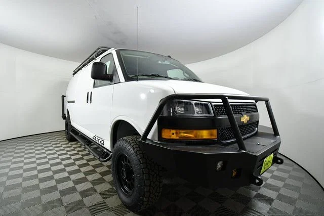 2025 Chevrolet Express Cargo Work Van - Photo 8