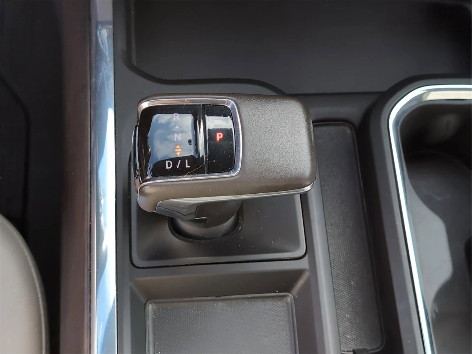 Used 2022 White Frost Tricoat GMC SLT image 23