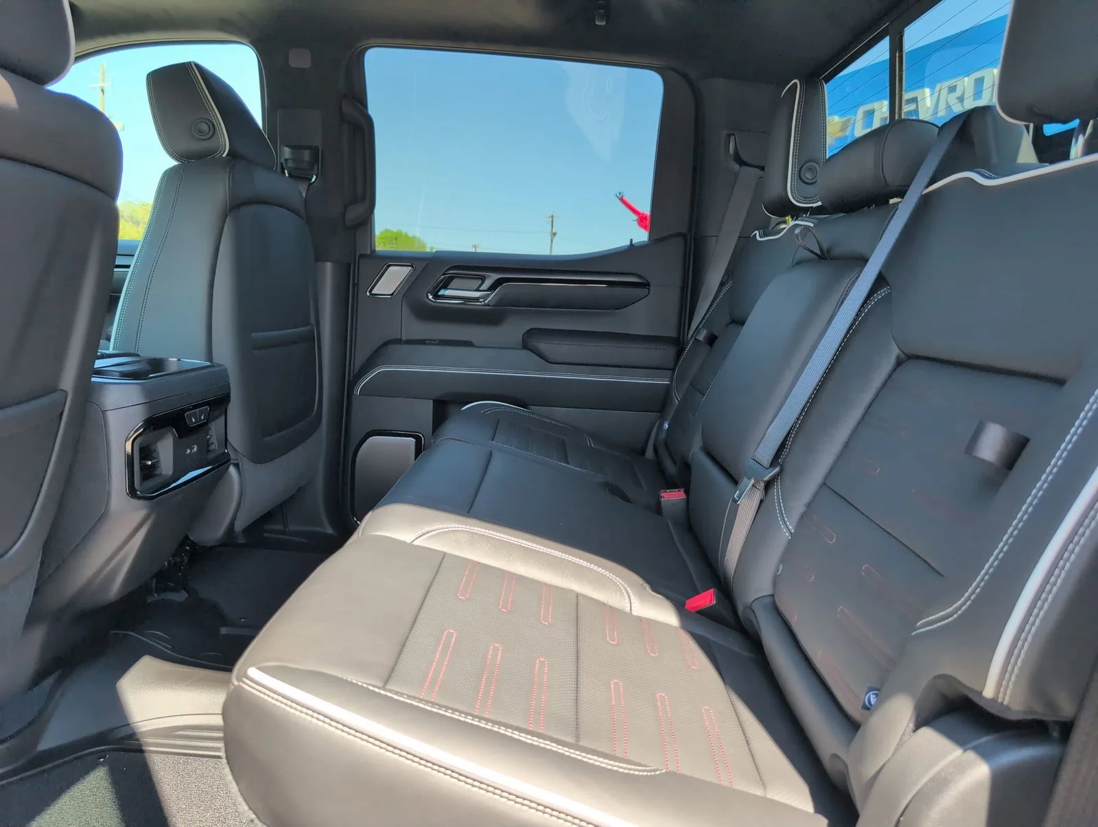 New 2026 Sterling Metallic GMC AT4X image 31