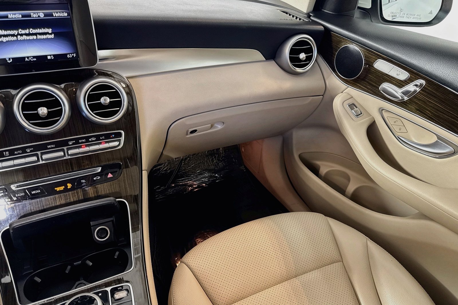 Used 2018 Polar White Mercedes-Benz GLC 300 image 21