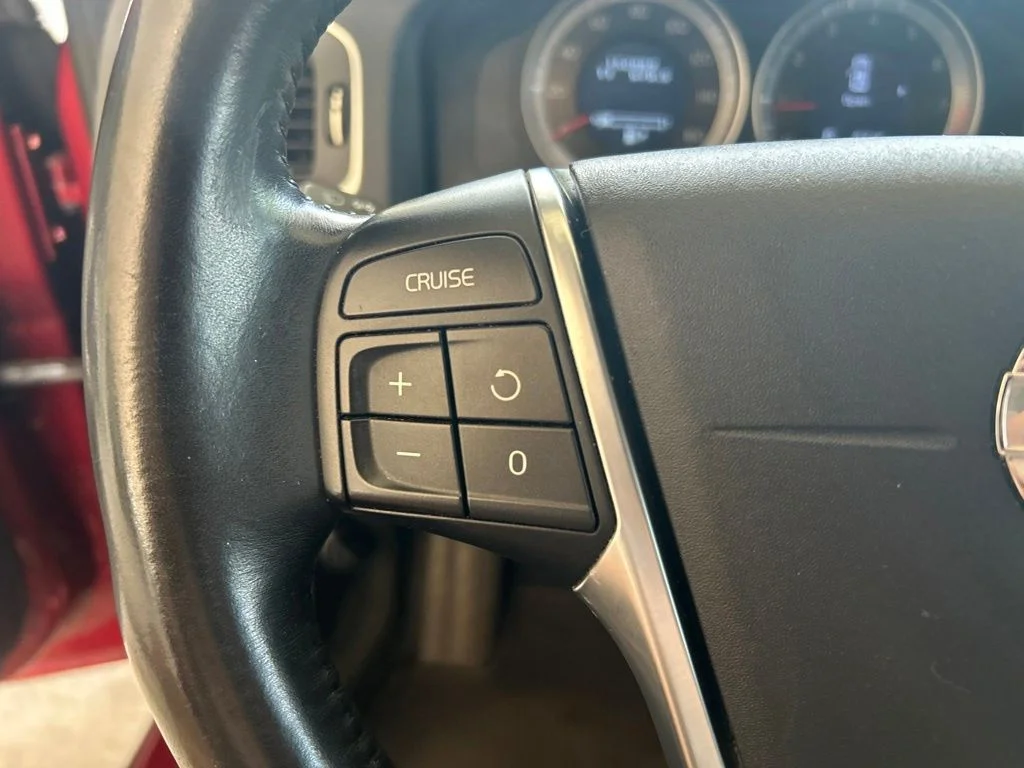 Used 2013  Volvo  image 39