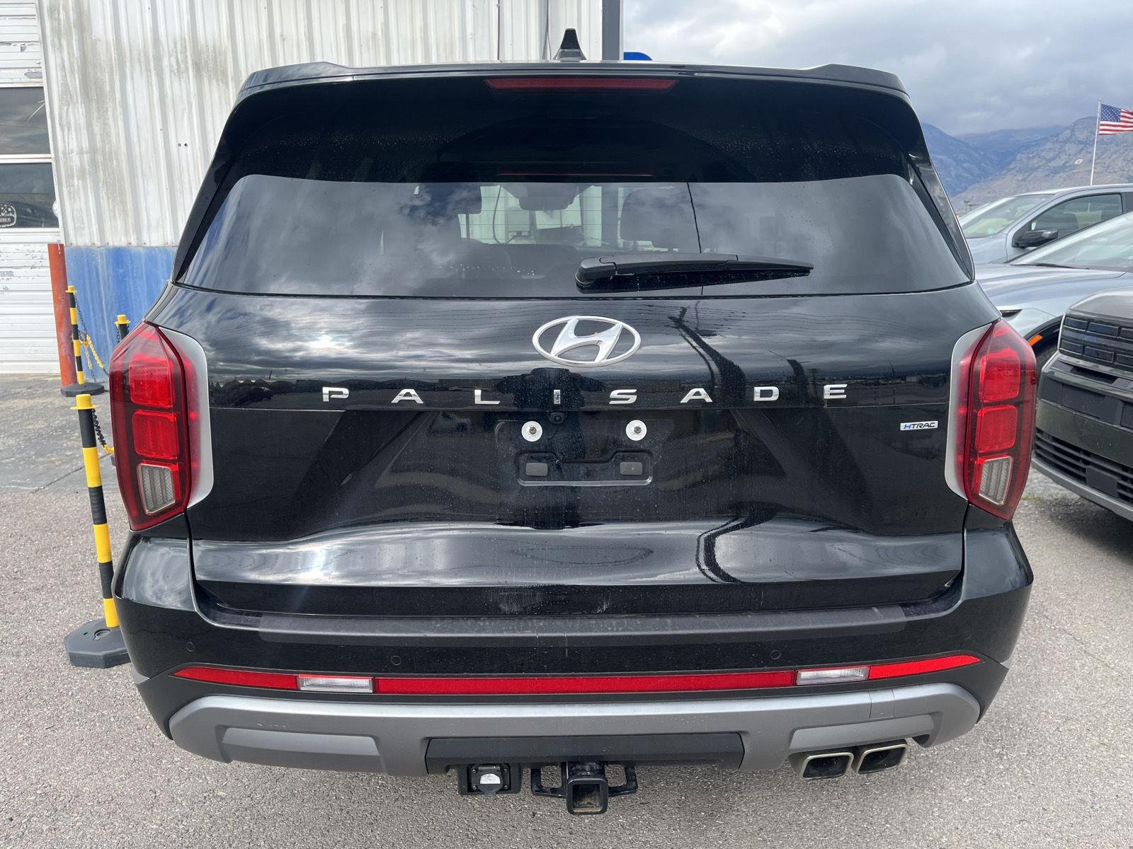 Certified Used 2024 Abyss Black Pearl Hyundai Limited image 5