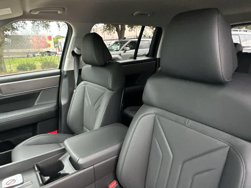 New 2026 Phantom Black Hyundai SEL FWD image 18