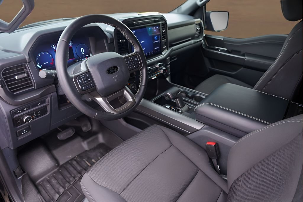 Used 2024 Black Ford XLT image 10