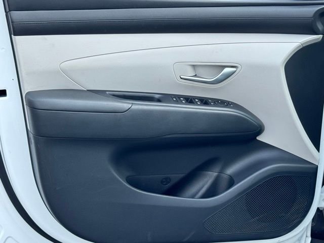 Used 2025 White Hyundai SEL image 12