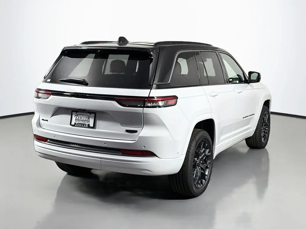 New 2027 White/off-white Jeep Summit image 7