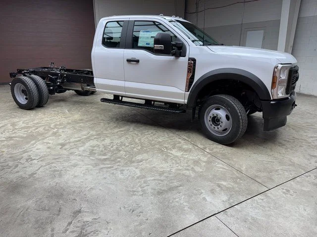 New 2026 Oxford White Ford F-450® XL image 6