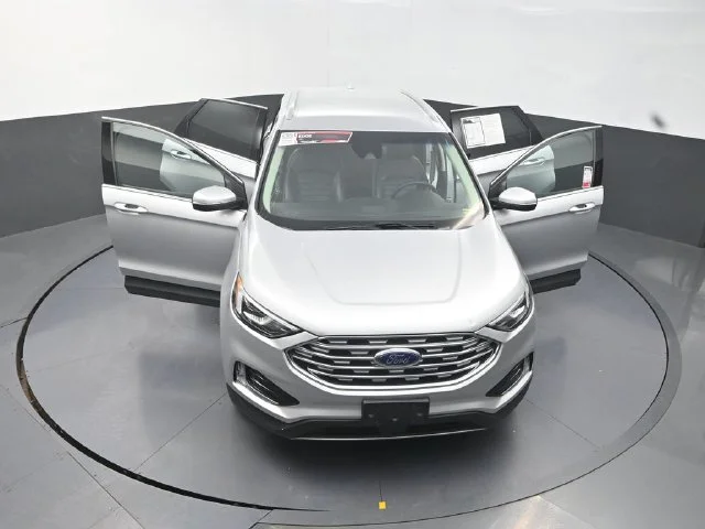 Used 2019 Silver Ford SEL image 31