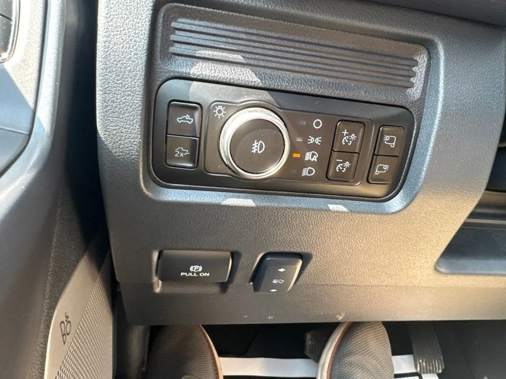 2025 Ford F-350 Super Duty Lariat - Photo 29