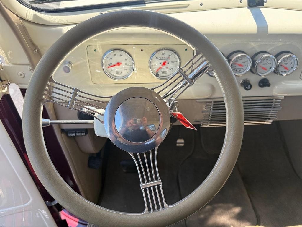 Used 1946 Red Ford F100 image 15