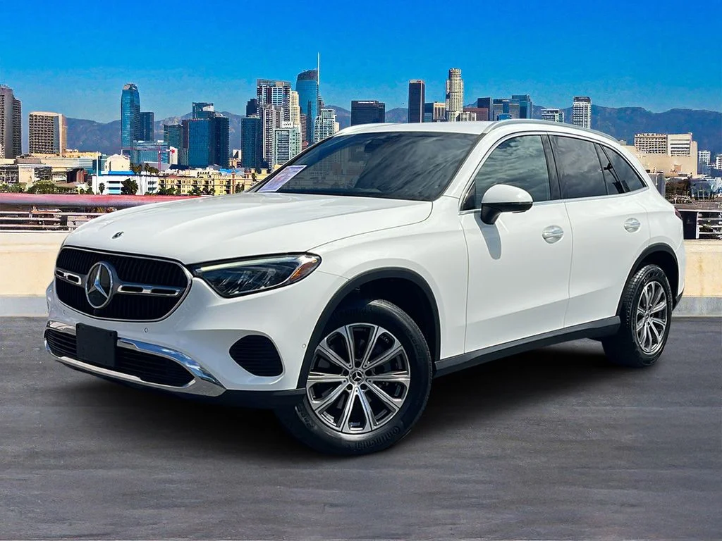 Used 2024 White Mercedes-Benz GLC 300 image 2