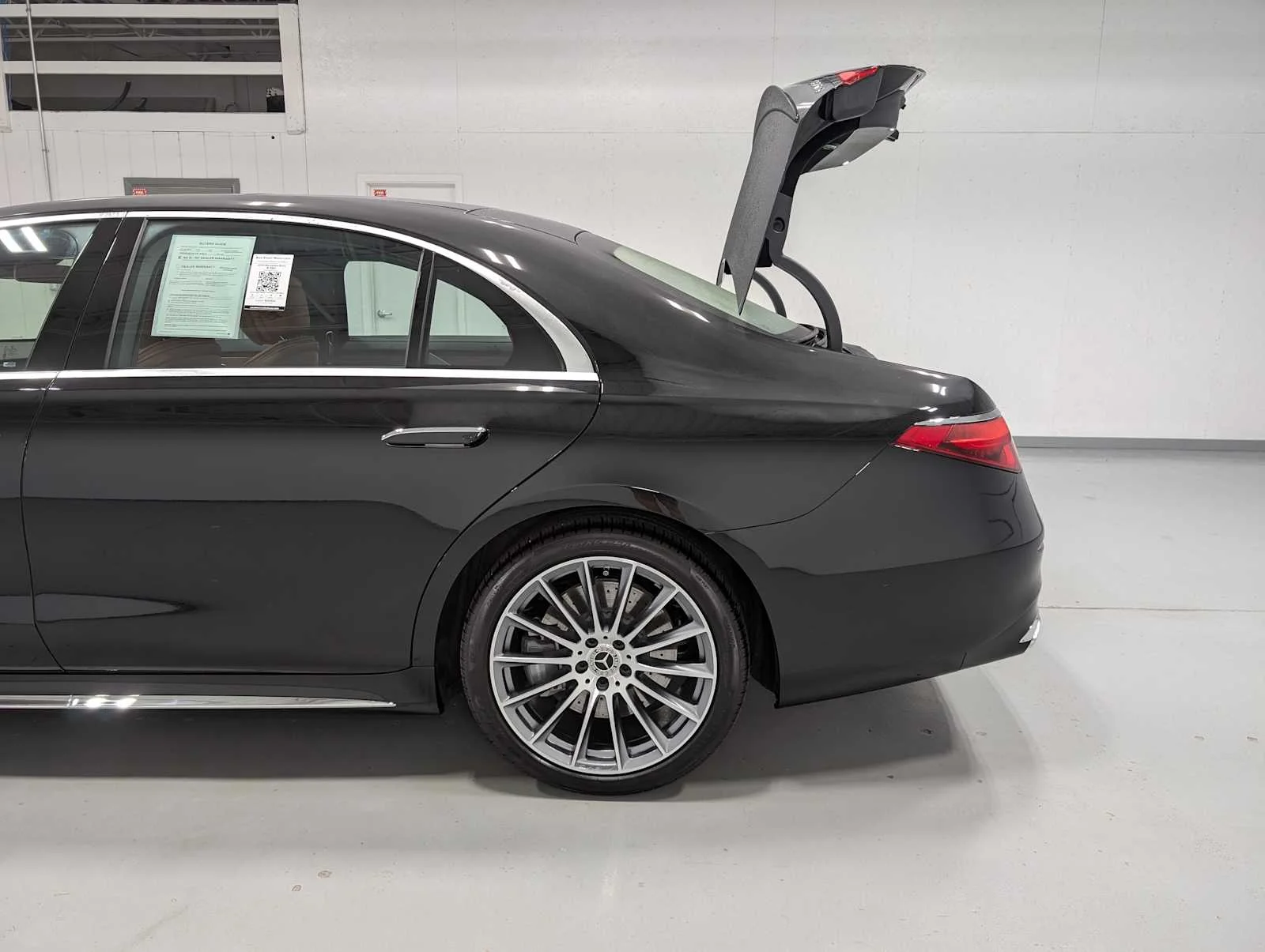 Certified Used 2026 Obsidian Black Metallic Mercedes-Benz S 580 image 11