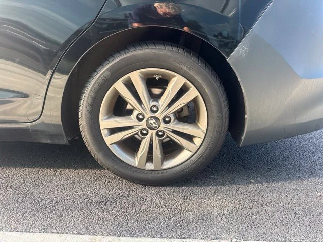 Used 2018 Black Hyundai Value Edition image 5