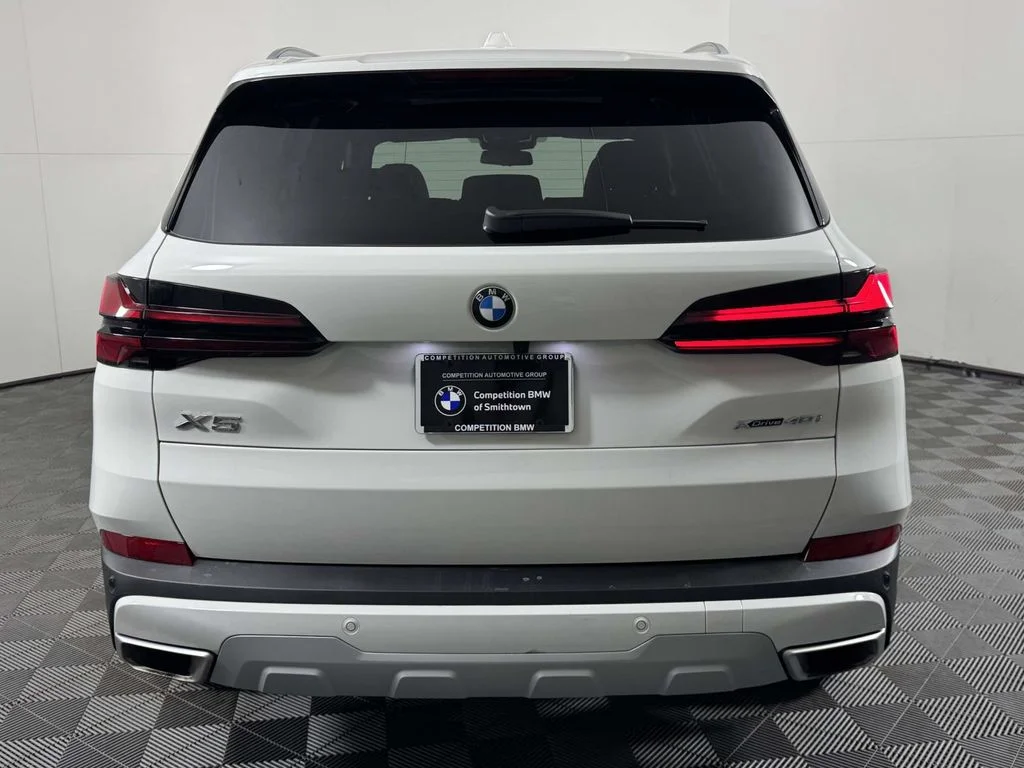 Used 2026 White BMW xDrive40i image 9