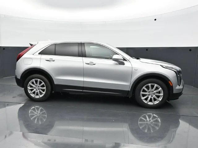 Used 2019 Radiant Silver Metallic Cadillac Luxury image 9
