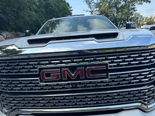 Used 2021 WHITE FROST TRICOAT GMC Denali image 34