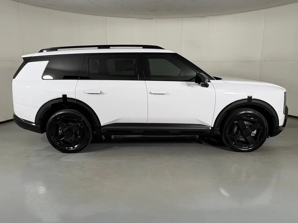 New 2027 Glacial White Pearl Kia X-Line SX image 9